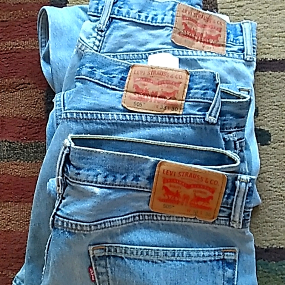 👖 Levi’s Distress 505 33 X 30  Perfectly Pre Loved & Well Worn w/ Crotch Torn